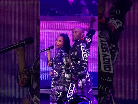 Fiskani (our stylist) really took the “Creep” silk PJs to the next level for this tour!