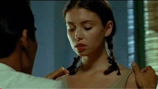 مراهقه بتقع في حب صديق والدها وبتدخل معاه علاقه لكن ابوها عرف ملخص فيلم The Lovers 