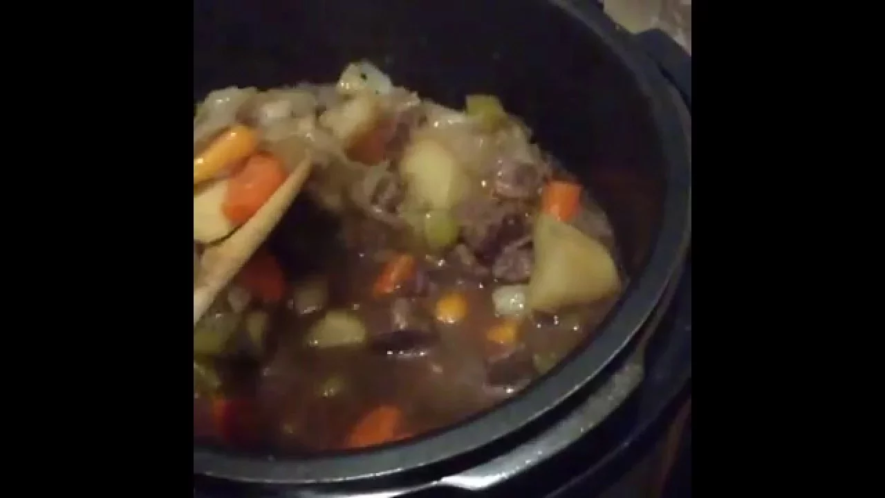 Pressure Cooking Lean Beef - Philips HD2137 Pressure Cooker. 