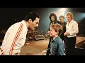Lagu Little Boy Runs to Queen on Stage Crying — Freddie Mercury Broke Down in Tears