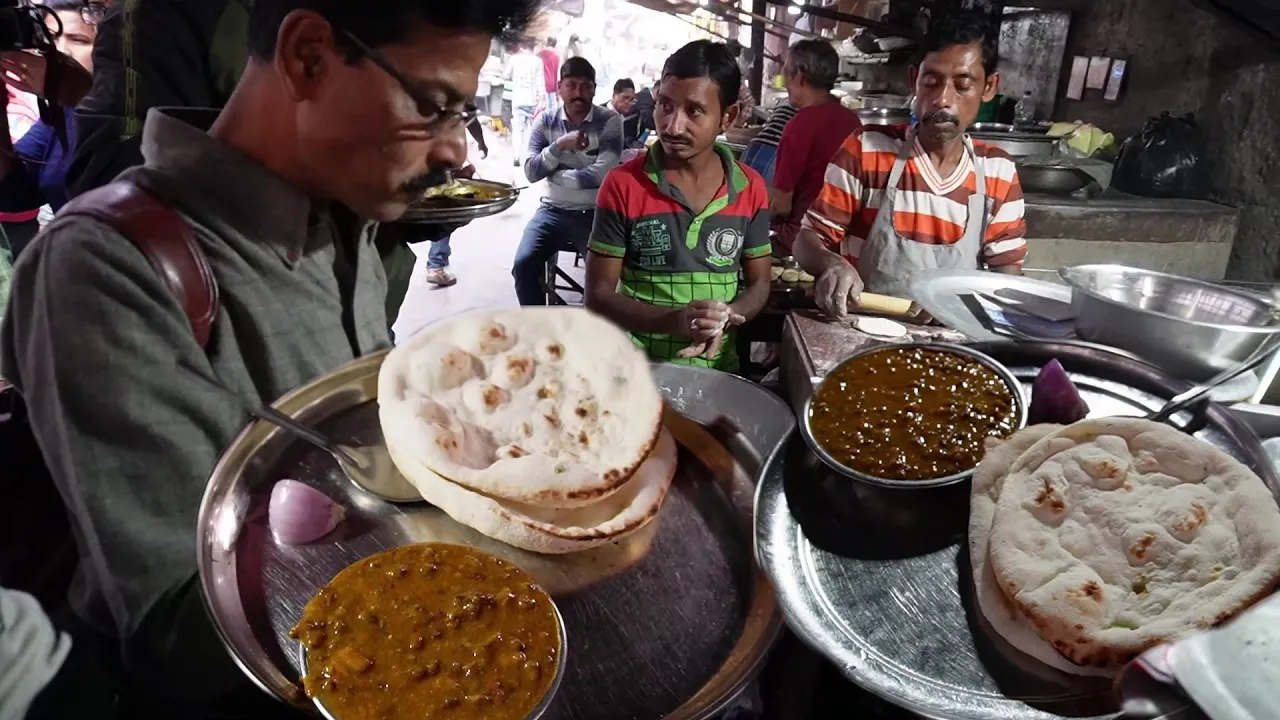 Joy Maa Tara - Kolkata Mother Selling Best Lunch Only 37 Rs/   Tandoori Roti - Chana Paneer - Rice