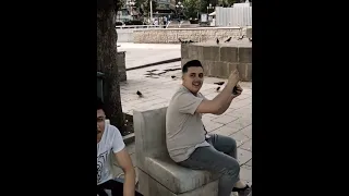 حطيتكم ما بين قلبي وضلعي  تمر الايام وتضل الذكريات   دندنها