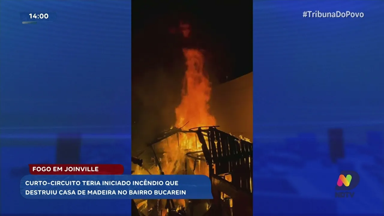 Incêndio devastador destrói casa de madeira no Bucarein, em Joinville