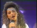 Download Lagu [Rare] Gloria Estefan Don't Wanna Lose You (live) 1989 (part 1 of 3)