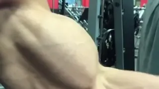 اغنيه عناق الموت 