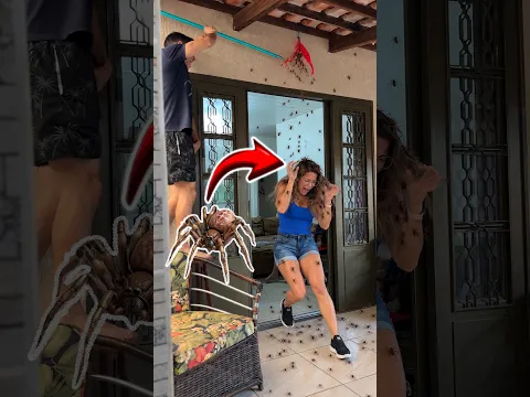 Trolei minha mãe com insetos?!😱 #shorts