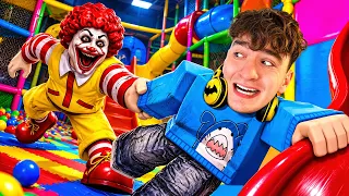 Попаднах в КАПАН в Детския Кът на MCDONALDS в 03:00 ПРЕЗ НОЩТА | SCREAM AND RUN