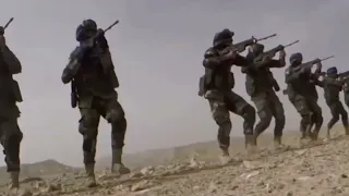 بص في عنينا نقدر على الدنيا ولا تقدر علينا روحنا في ايدينا ناسنا وترابنا وارضنا بتتحاما فينا دندنها