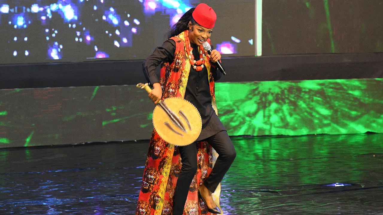 Ugee Royalty puts up an excellent rendition of "Fada Fada" by Phyno & Olamide | DTH Ugee Royalty puts up an excellent rendition of "Fada Fada" by Phyno & Olamide | DTH