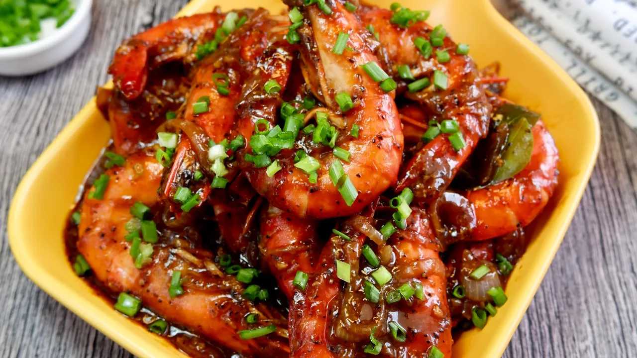 Finger Lickin Good! Black Pepper Shrimp Recipe  Chinese Stir Fry Prawns in Black Pepper Sauce