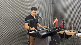 Cantando Zézo dos teclados ao vivo na rádio boa nova fm