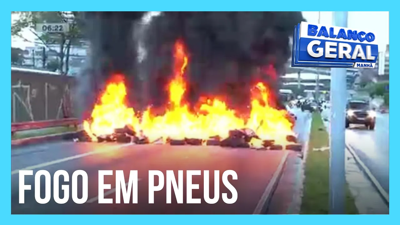 Moradores fazem protesto e colocam fogo em pneus na Radial Leste