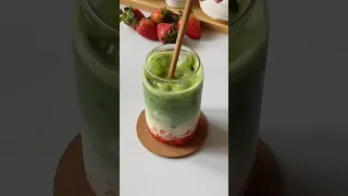 The Secret To Making A Really Delicious Strawberry Matcha Latte At Home 