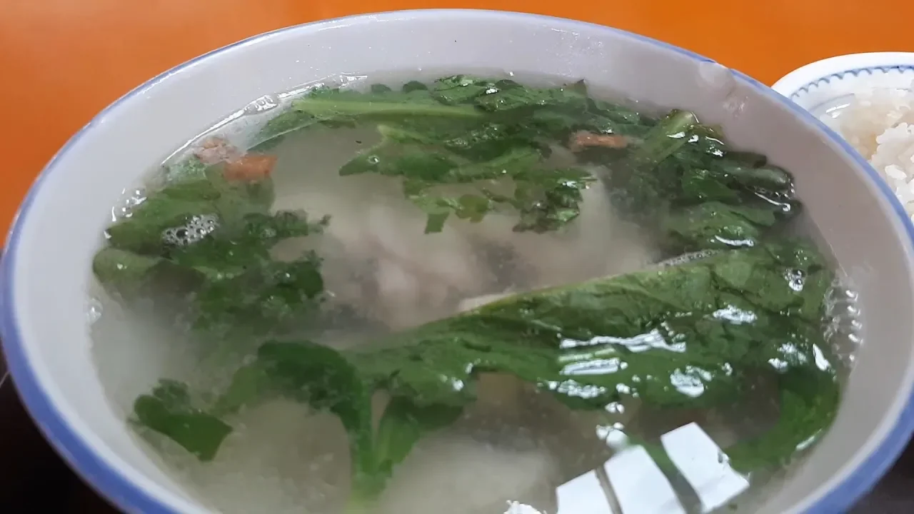 Maxwell Food Centre. Lad & Dad, Yi Jia Teochew Fish Porridge & Soup, Lim Kee Banana Fritters