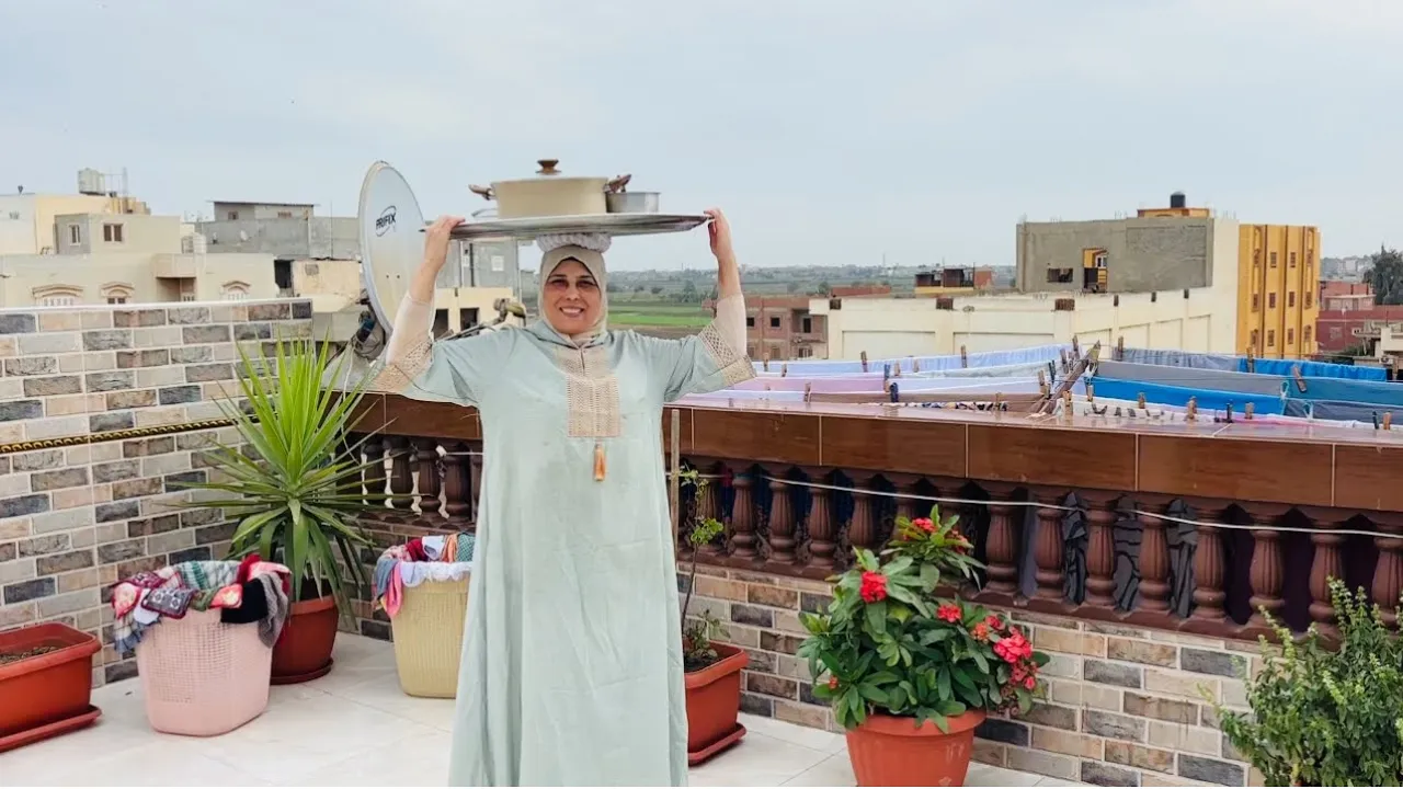 ماهو أنا دفعت فيه ملايين لازم استفاد منه للآخر وجوزى حلف عليا مقعد فيها علشان الغسيل وغدا يفتح النفس