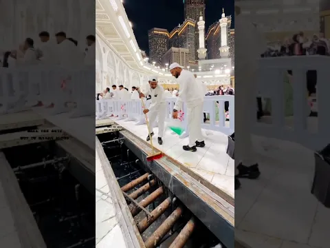 Walk the cute boy🚶on kaaba floor🌙🤲 #nsislamicpath #shorts