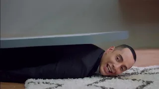 اضحك مع هشام جمال لما الباب هيقع علي عمرو وهبه وهو هيمشي عليه شوفوا هيحصله ايه في بيتنا روبوت ٢ 