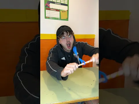 Cuando Juegas En Clase✂️🤣#comedia