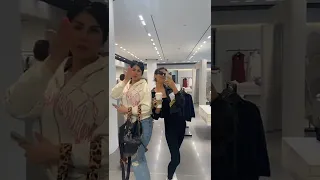 انا وفخر العرب صورنا مع بعض 