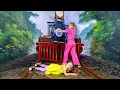 Download Lagu Vania and Mania have fun day in the Museum of illusions and the Dinosaur park