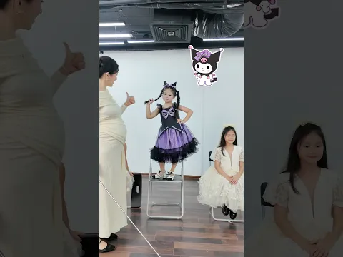 Beautiful Princesses Posing with a Chair #bybacademy #thanhhuyennguyen #daotaonguoimau #5g