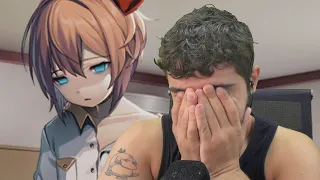 eu gentilmente abro a porta