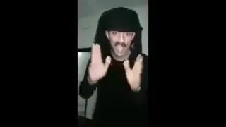 عيسى العذري لابس بلطه الفديو قديم وليس جديد لا صحة لخبر انه تم القبض عليه لقد سلم نفسه 