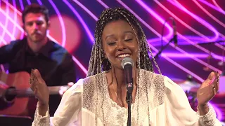 עדן אלנה על כל אלה מתוך האירו הדליקו מופע חנוכה של בית אבי חי 