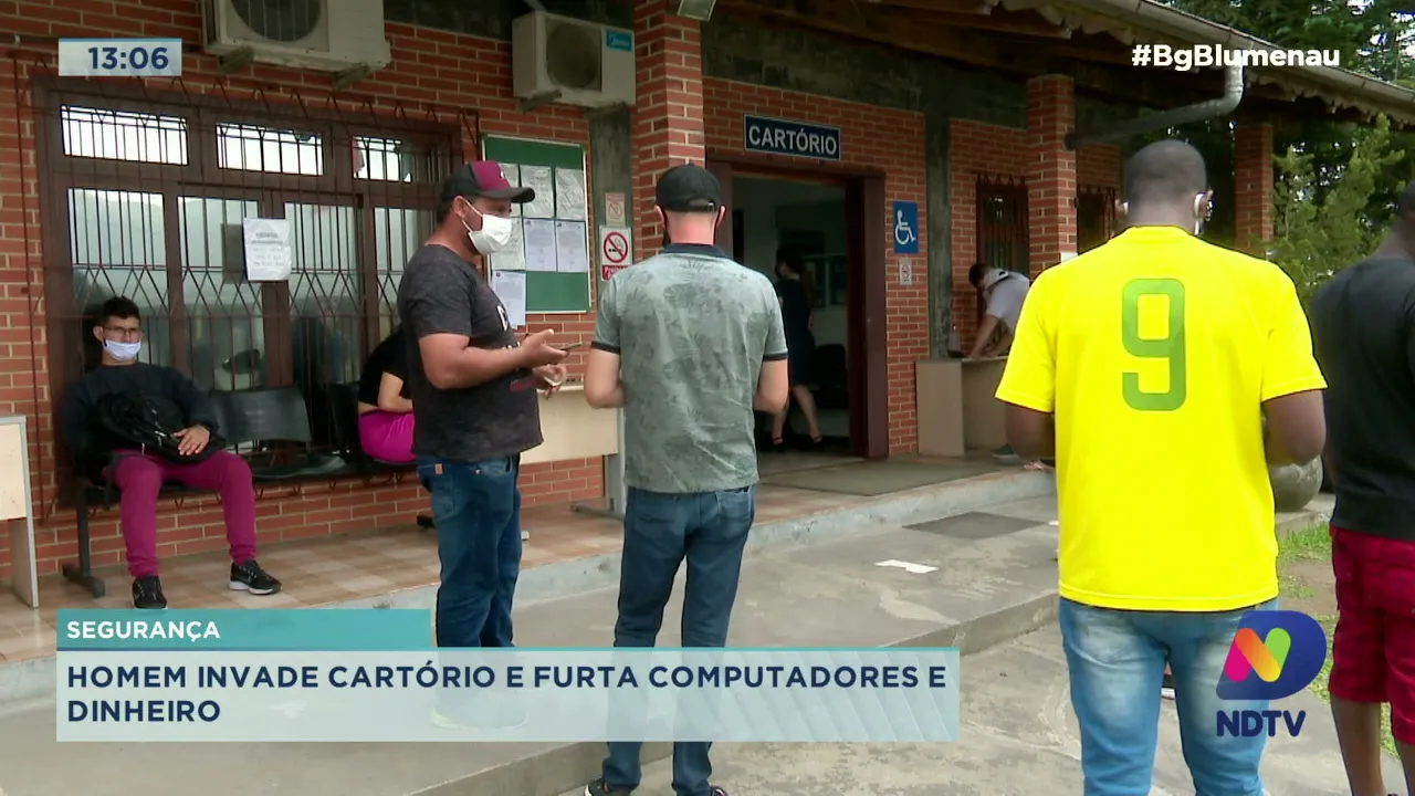 Homem invade cartório e furta computadores e dinheiro