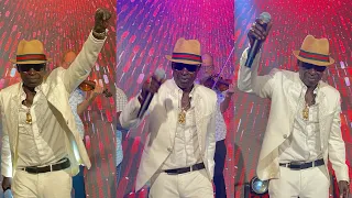 highlife legend amakye dede despite his age gives energetic performance