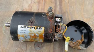 🤬℉µ¢king Windlass!!! 🤮 They aren’t supposed to rot from the inside out! #ourladydefiant #liveaboard