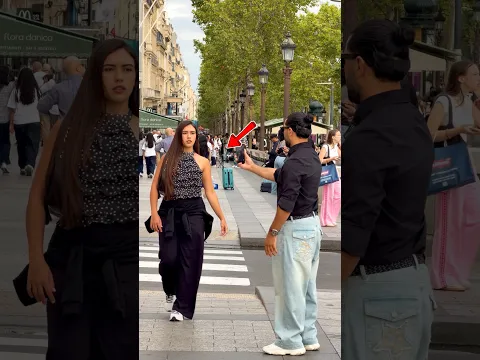 Surprise prank girl 😭😂😱