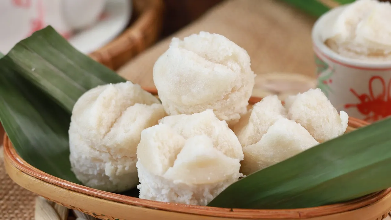 Fluffy Steamed Rice Cakes - Bnh B Bng   Helen