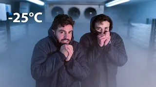 أخر شخص يخرج من الغرفة الثلجية يربح 10 000 