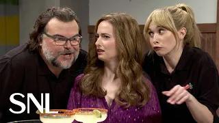 Chili s Waitress - SNL