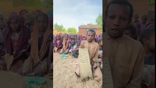 أطفال أفارقة ماشاء الله تلاوة خاشعة   الذين ينفقون أموالهم بالليل والنهار سرا وعلانية   الخ   دندنها
