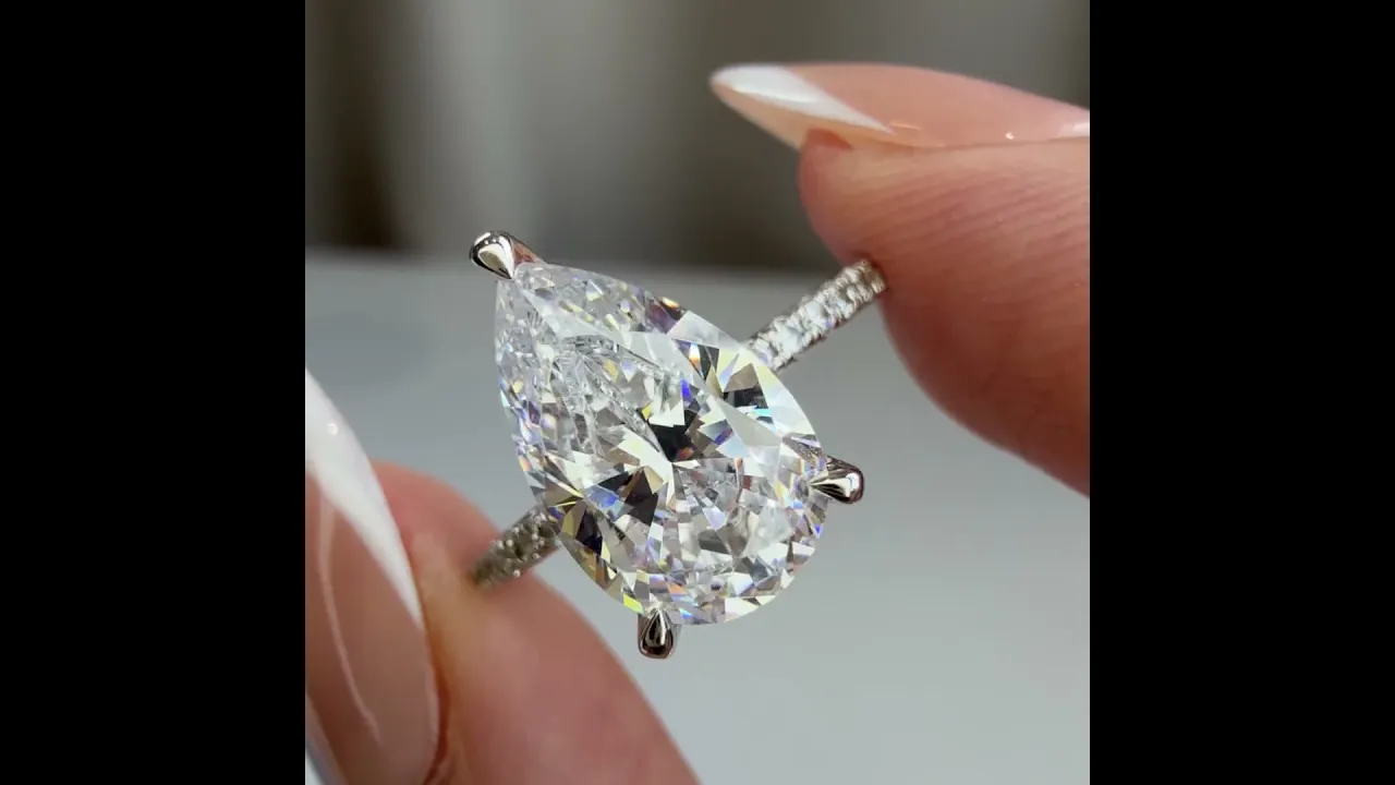 Selene丨3CT Pear Lab Diamond Engagement Ring–Pave Band in 14K Gold