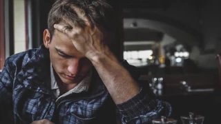 اغنيه عمري بمحبتك ضاع وانته ماتدري بيه دندنها