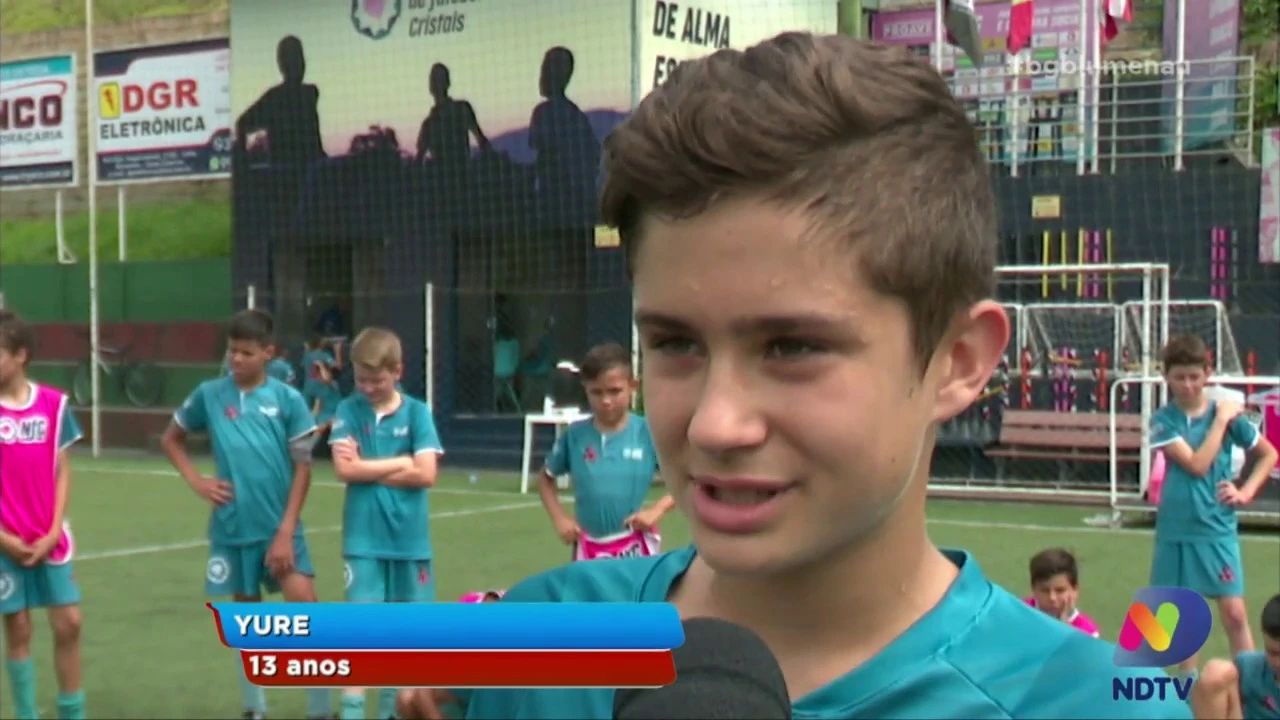 Núcleo de Futebol Cristais: Lapidando crianças e jovens para o futuro