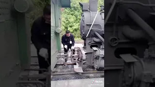 طريقة ربط عربات القطار 