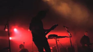 queens of the stone age fairweather friends live on 
