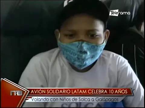 Avión solidario Latam celebra 10 años volando con niños de Solca a Galápagos