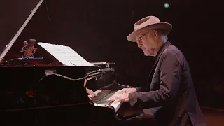Ludovico Einaudi - To Be Sun (Live at The Royal Albert Hall)