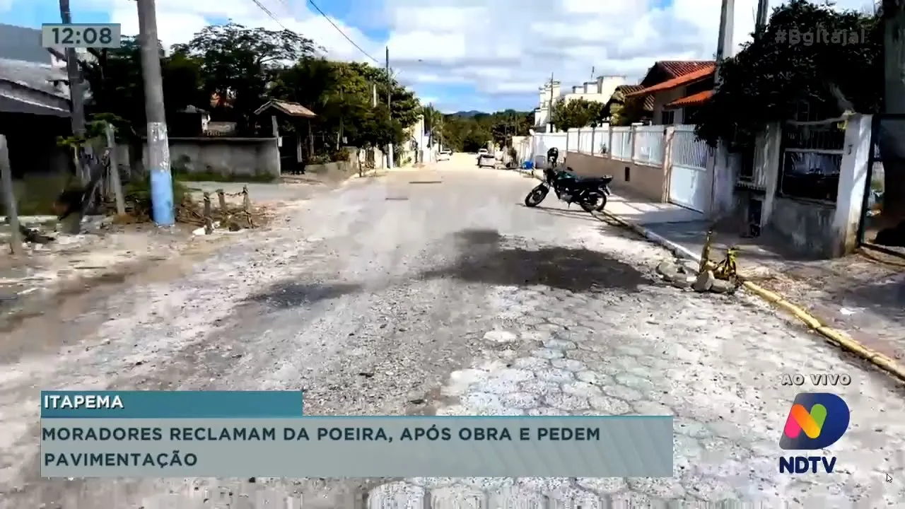Moradores reclamam de poeira em rua, homem é enterrado ao lado do próprio assassino