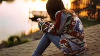 اااااه منك من قهر  ولا بقى عندي صبر ااااه منك من قهر لا تبرر لي خطت مابي اسمع عذر  أهدأ خاص دندنها