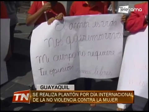 Se realiza plantón por día internacional de la no violencia contra la mujer