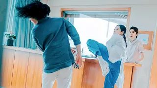 بنت طيبه بيتنمرو عليها لانها بتشتغل دكتوره في قريه ريفيه بس بيعجب بيها اوسم شاب هناك وبيغير حياتها 