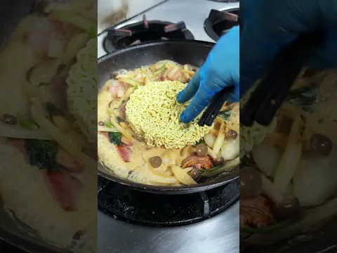 辛ラーメンを使って賄いを頼む部下