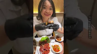 JIWON GALBI PERTAMA KALINYA MAKAN KEPITING MENTAH 