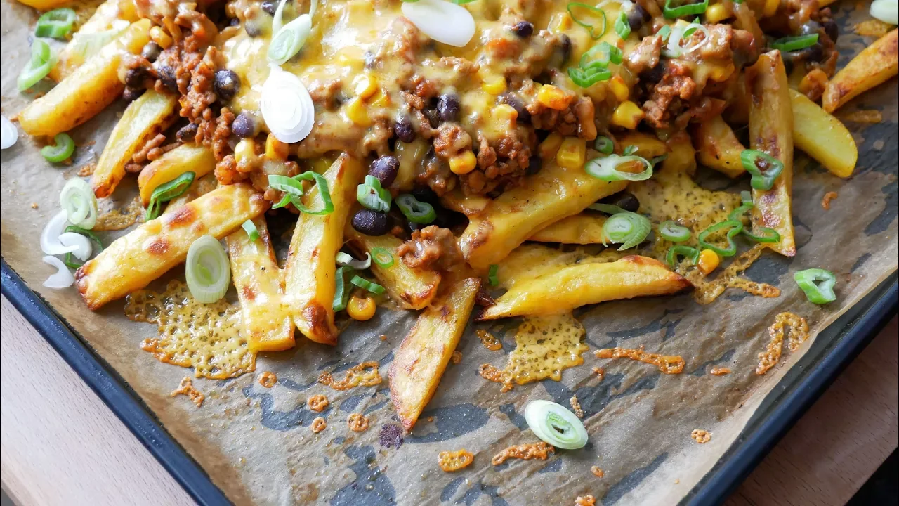 
          
          
          
            
            Chili Cheese Fries Selber Machen (Rezept) || Homemade Chili Cheese Fries (Recipe) || [ENG SUBS]
          
        . 